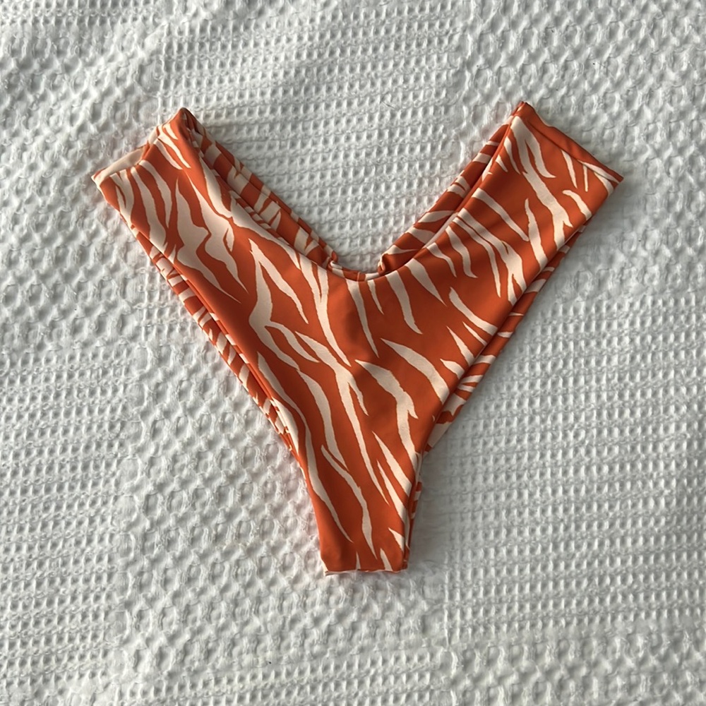 Zebra bottoms